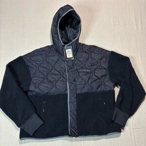 NWT Under Armour Jacket Women's Small New Mission Insulate Sherpa Sample 1372662